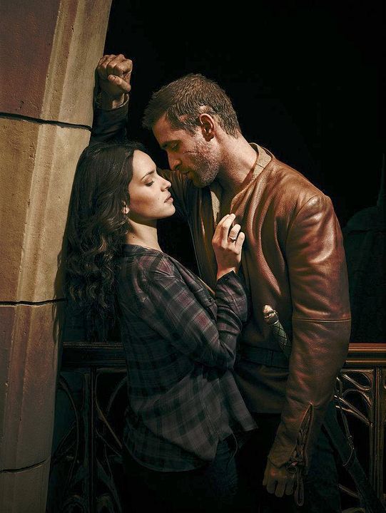 Emerald City : Foto Oliver Jackson-Cohen, Adria Arjona