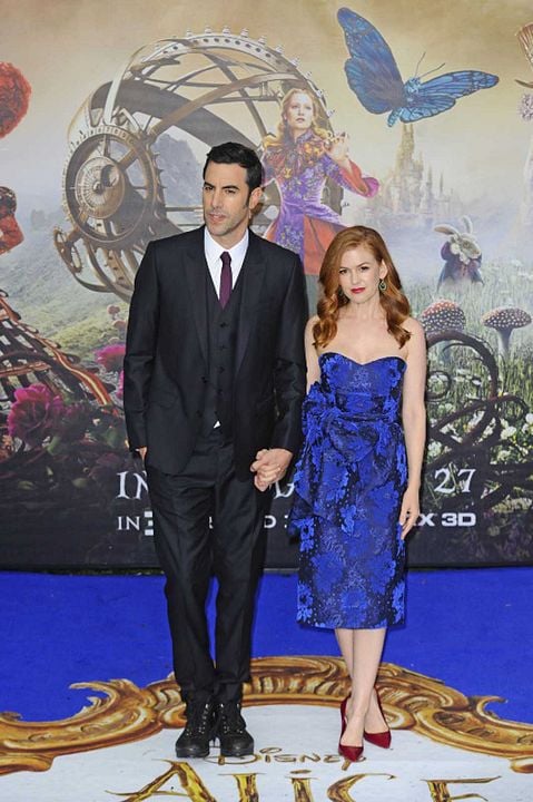 Alicia a través del espejo : Cobertura de revista Sacha Baron Cohen, Isla Fisher