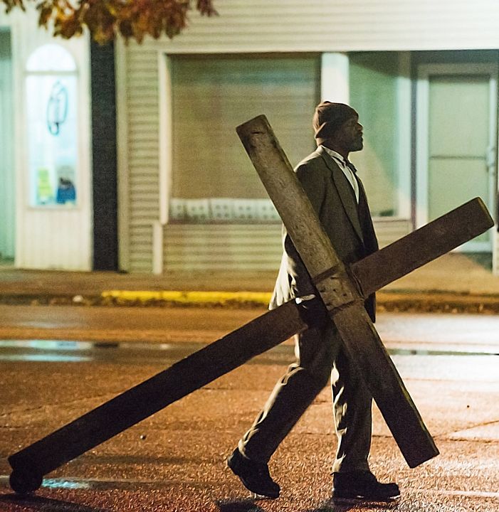 El poder de la cruz : Foto Delroy Lindo