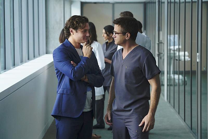 Foto Dermot Mulroney, Augustus Prew