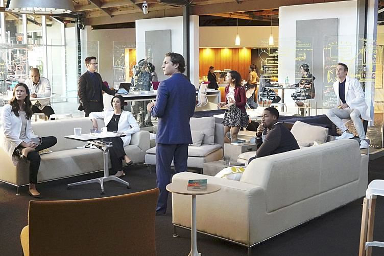 Foto Odette Annable, Dermot Mulroney, Augustus Prew, Brenda Song