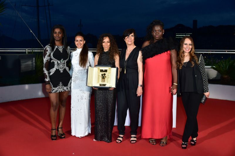 Cobertura de revista Houda Benyamina