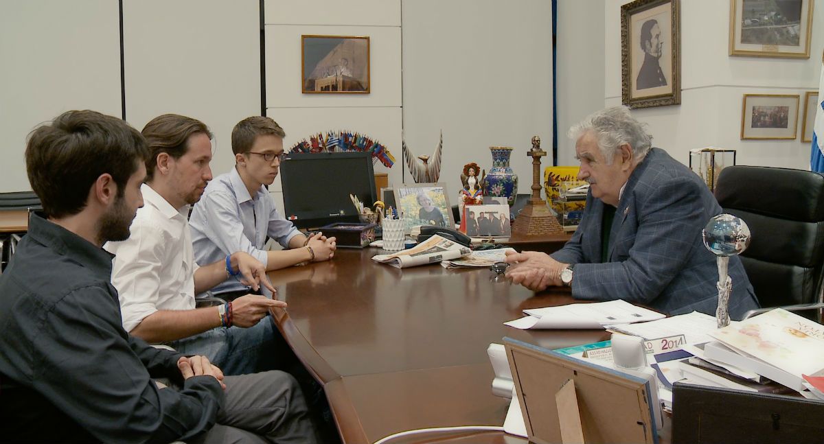 Política, Manual de Instrucciones : Foto