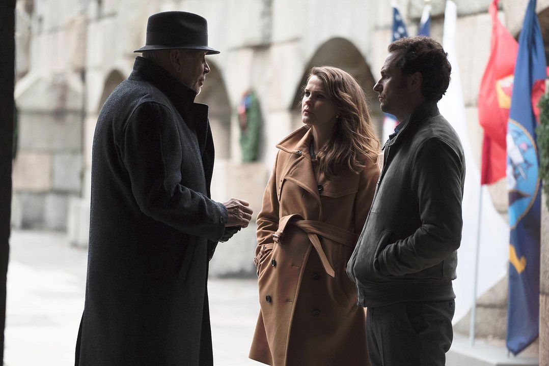 The Americans : Foto Keri Russell, Frank Langella, Matthew Rhys