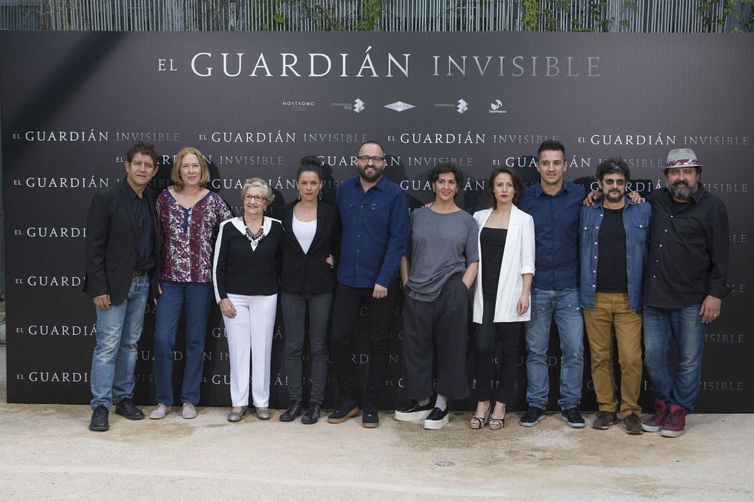 El guardian invisible : Cobertura de revista