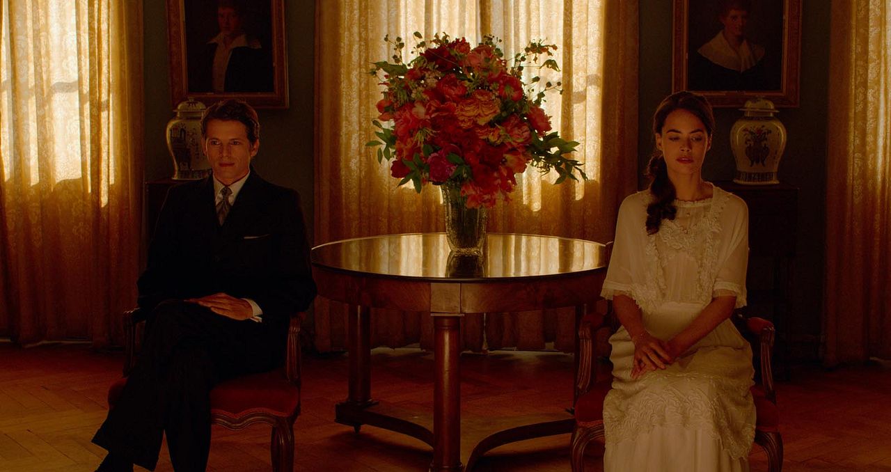 Éternité : Foto Pierre Deladonchamps, Bérénice Bejo