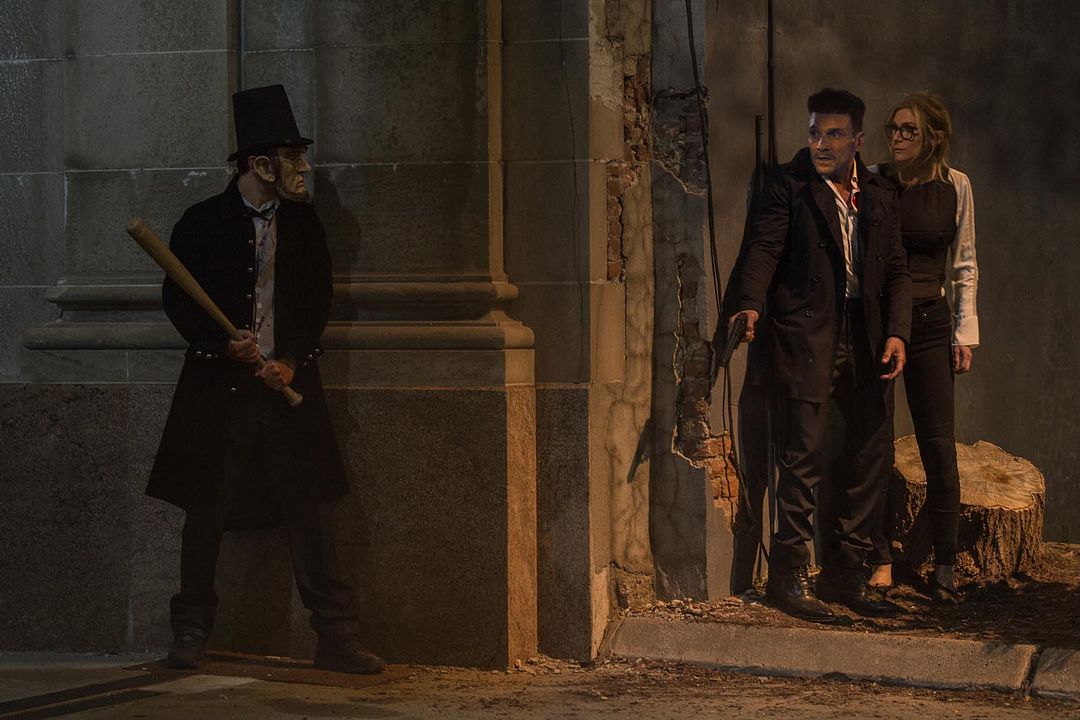 12 horas para sobrevivir: El año de la elección : Foto Elizabeth Mitchell, Frank Grillo