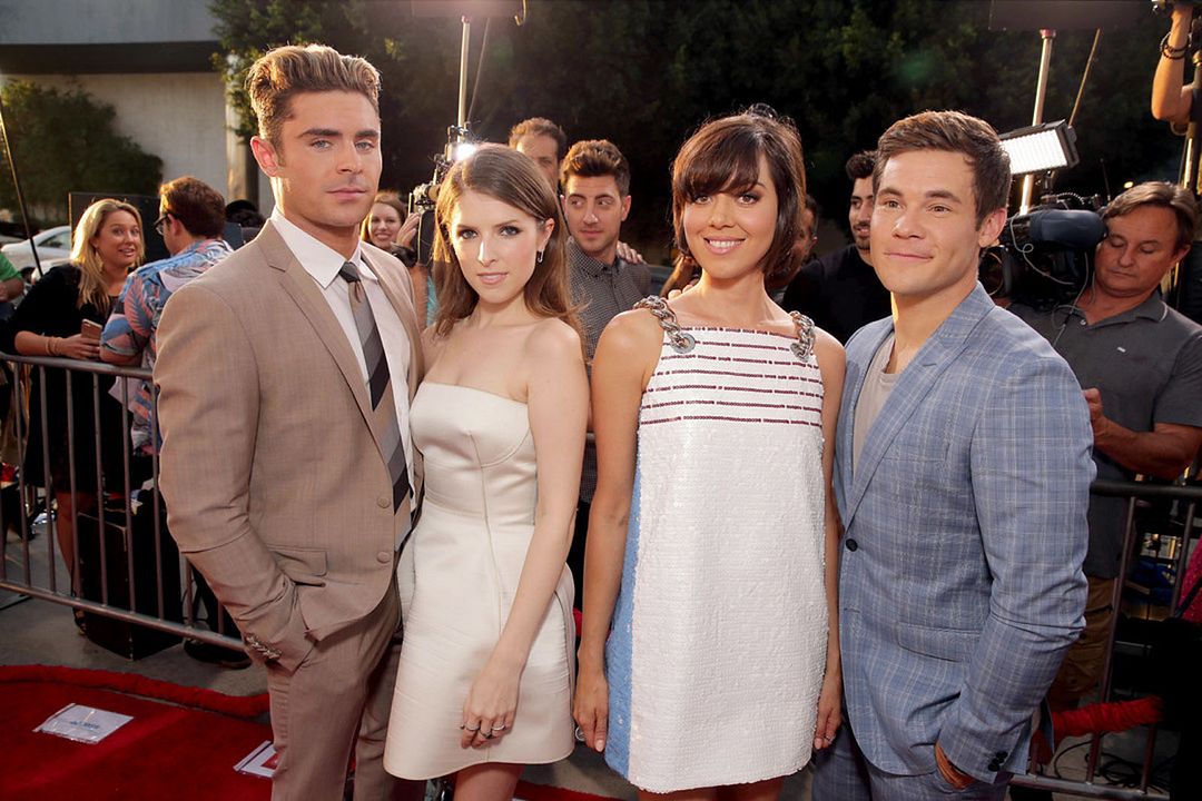 Mike y Dave: Los busca novias : Cobertura de revista Adam Devine, Anna Kendrick, Aubrey Plaza, Zac Efron