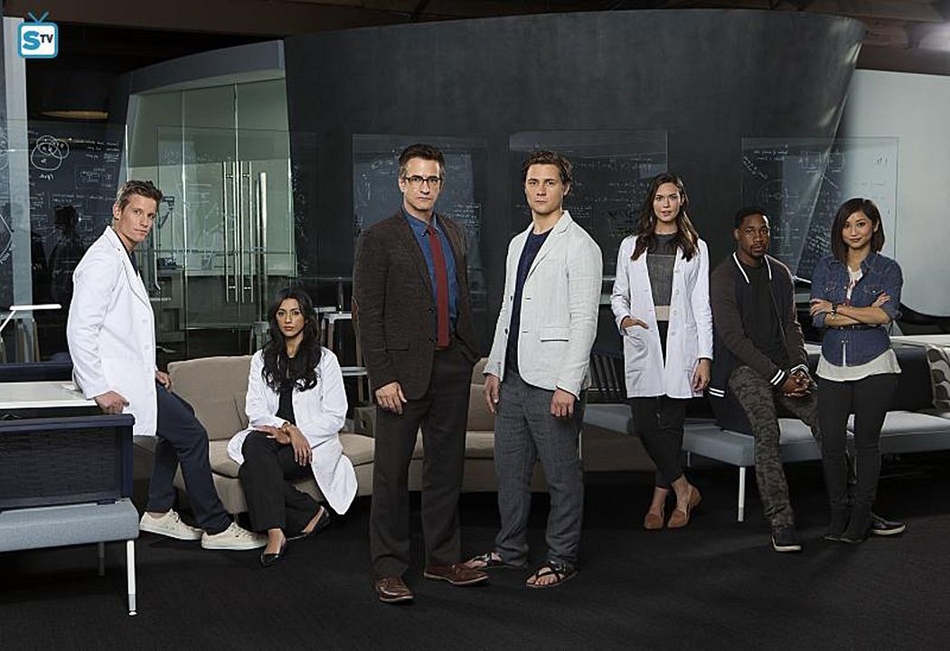 Foto Odette Annable, Dermot Mulroney, Augustus Prew, Brenda Song