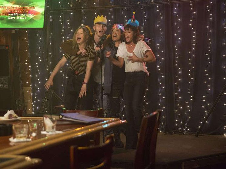 Foto Keisha Castle-Hughes, Imogen Poots, Carla Gugino, Machine Gun Kelly