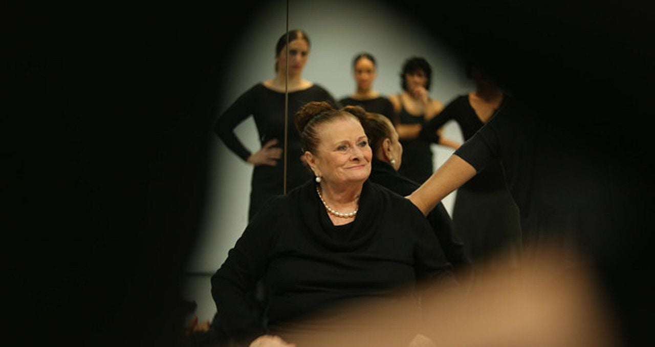 Acariciando el aire. Matilde Coral : Foto