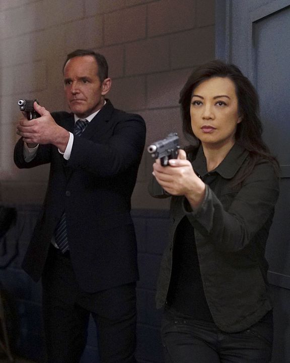 Agentes de S.H.I.E.L.D. : Foto Ming-Na Wen, Clark Gregg