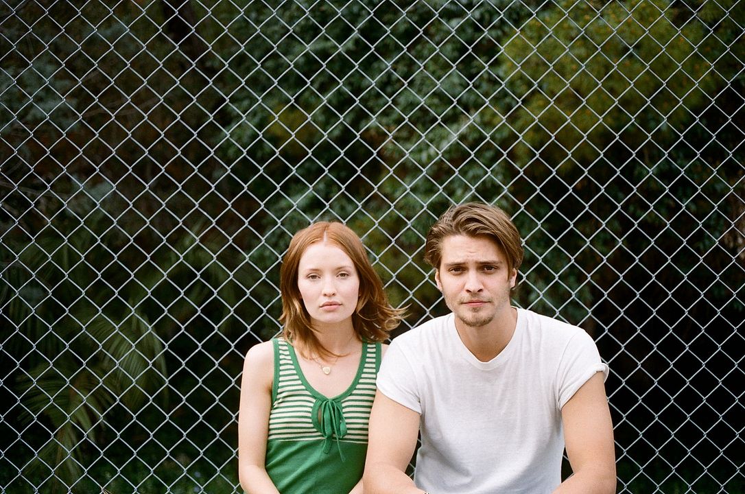 Foto Luke Grimes, Emily Browning