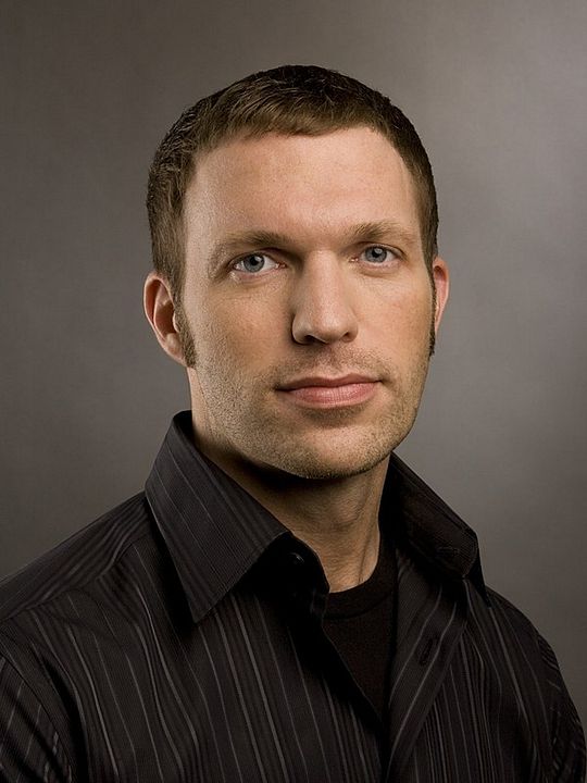 Póster Travis Knight