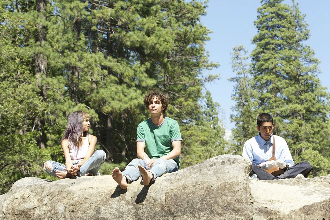 Foto Dev Patel, Zoë Kravitz, Robert Sheehan