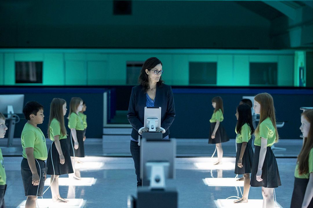 Humans : Foto Carrie-Anne Moss