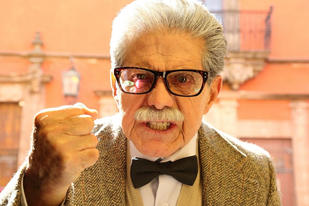 Un Padre No Tan Padre : Foto Héctor Bonilla