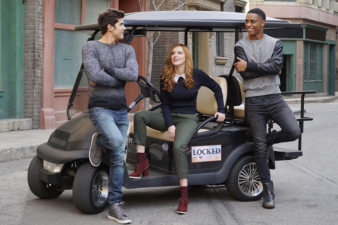 Foto Bella Thorne, Carter Jenkins, Keith Powers