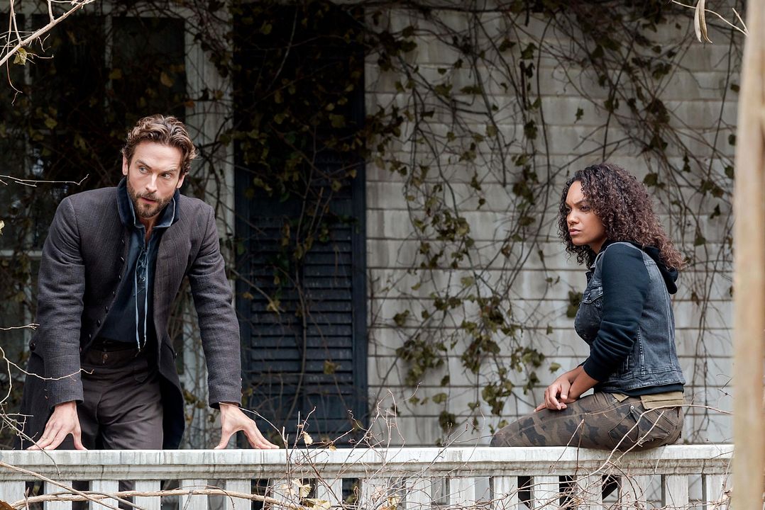 Foto Tom Mison, Janina Gavankar, Nicole Beharie