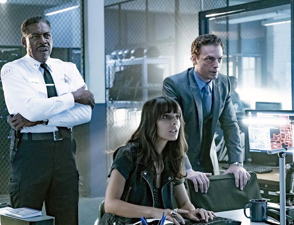 Foto Caitlin Stasey, Ernie Hudson