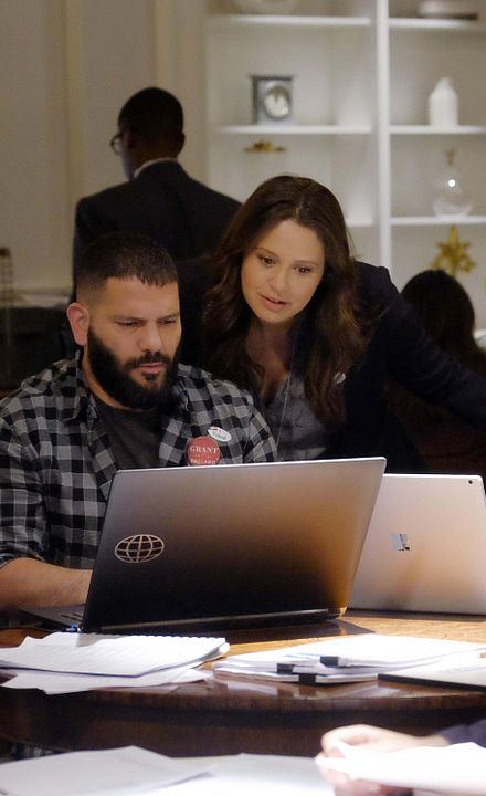 Scandal : Foto Katie Lowes, Guillermo Díaz