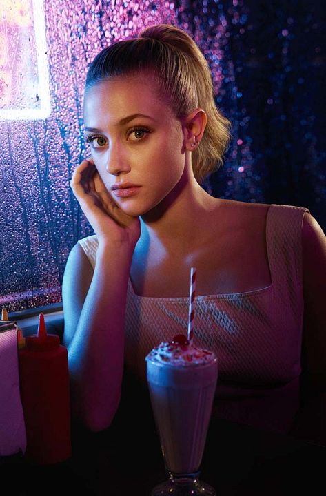 Foto Lili Reinhart