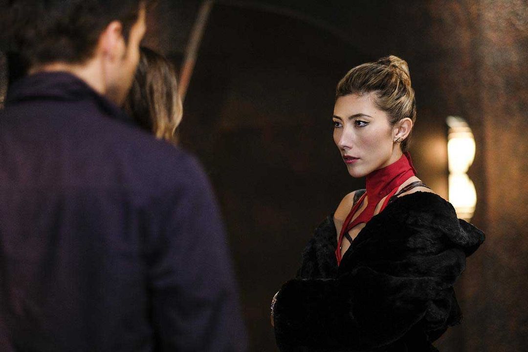 Supergirl : Foto Dichen Lachman