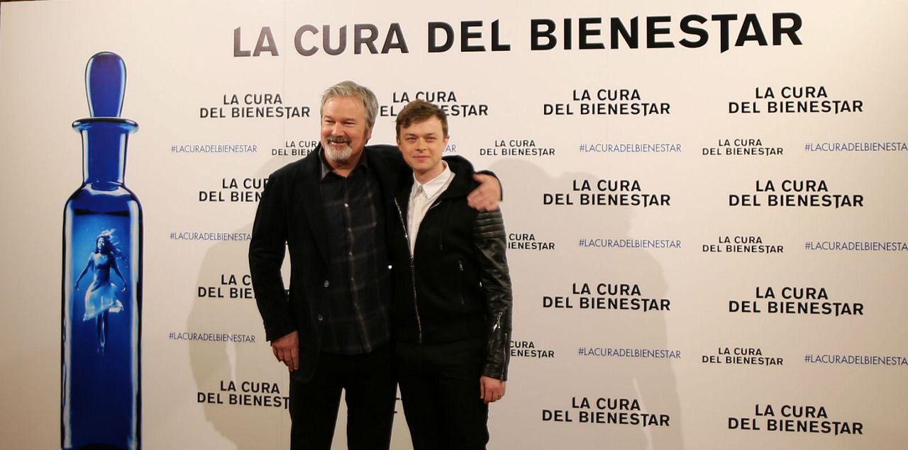 La cura siniestra : Cobertura de revista