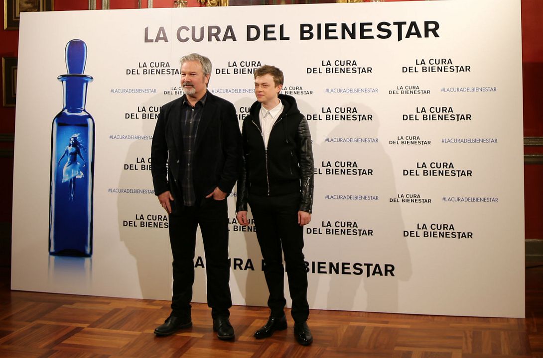 La cura siniestra : Cobertura de revista