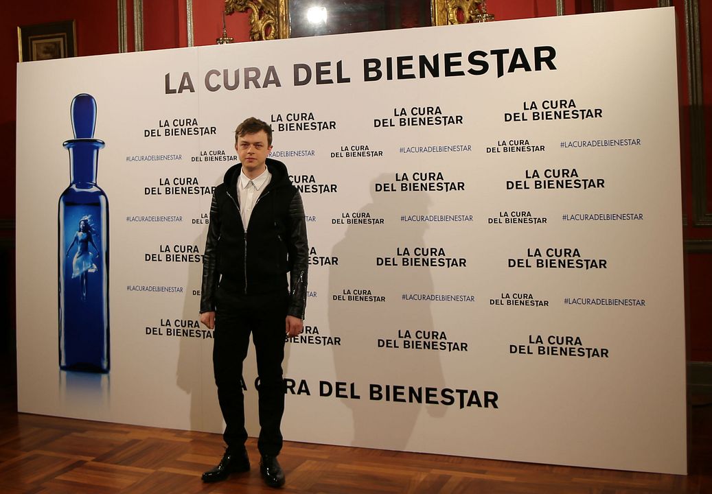 La cura siniestra : Cobertura de revista