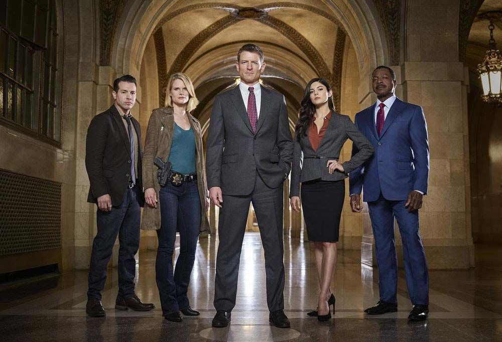 Foto Carl Weathers, Monica Barbaro