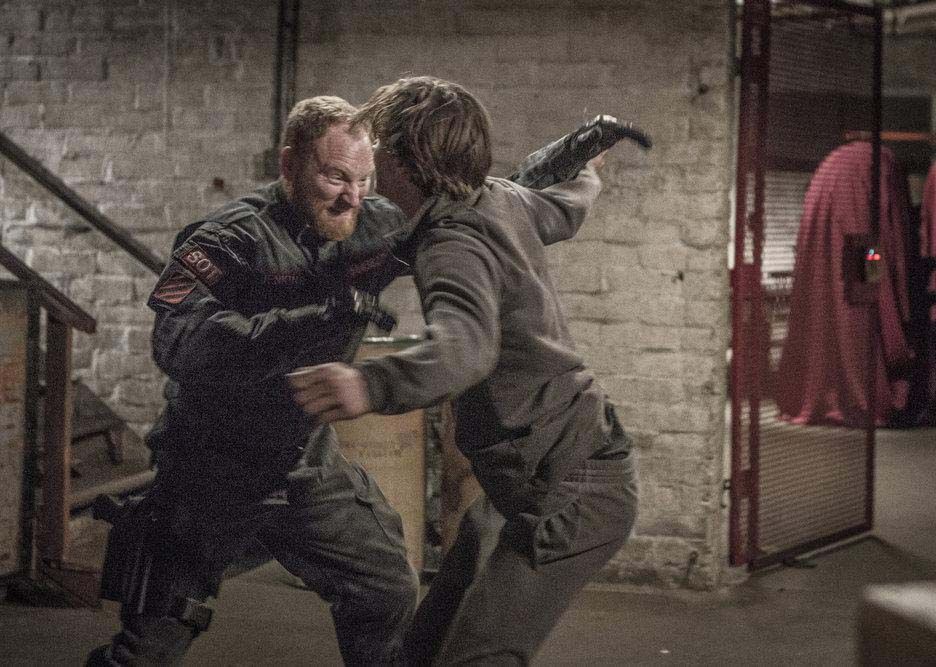 Colony : Foto Mac Brandt