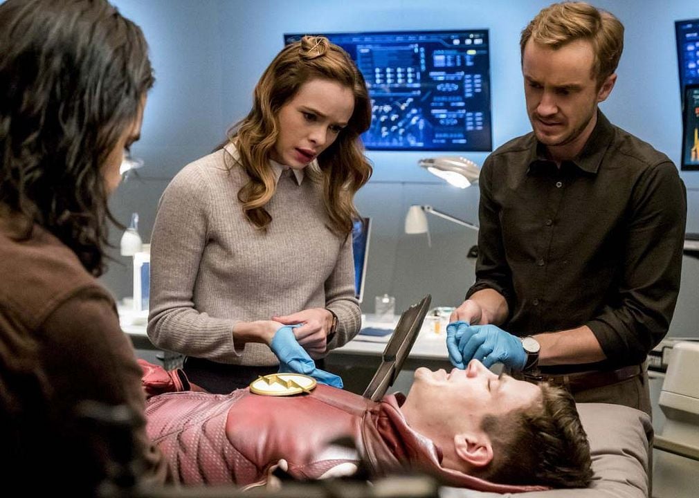 Flash : Foto Danielle Panabaker, Tom Felton, Grant Gustin, Carlos Valdes