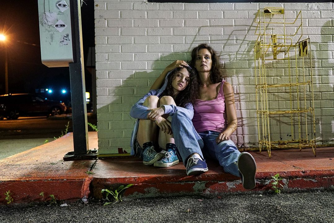 Foto Katie Holmes, Stefania Owen