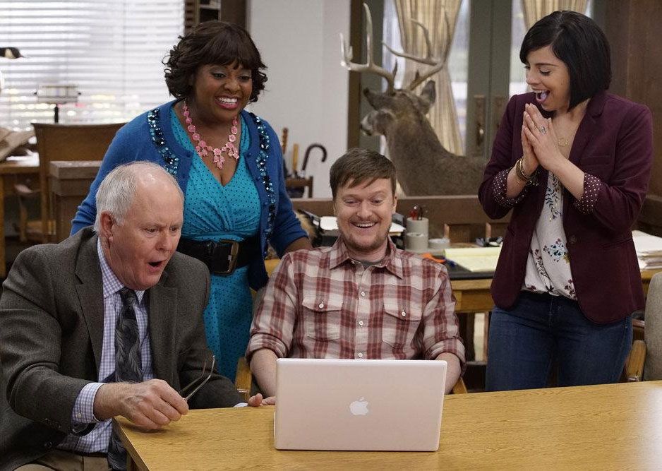 Foto John Lithgow, Krysta Rodriguez