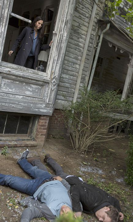 Foto Freddie Stroma, Genesis Rodriguez