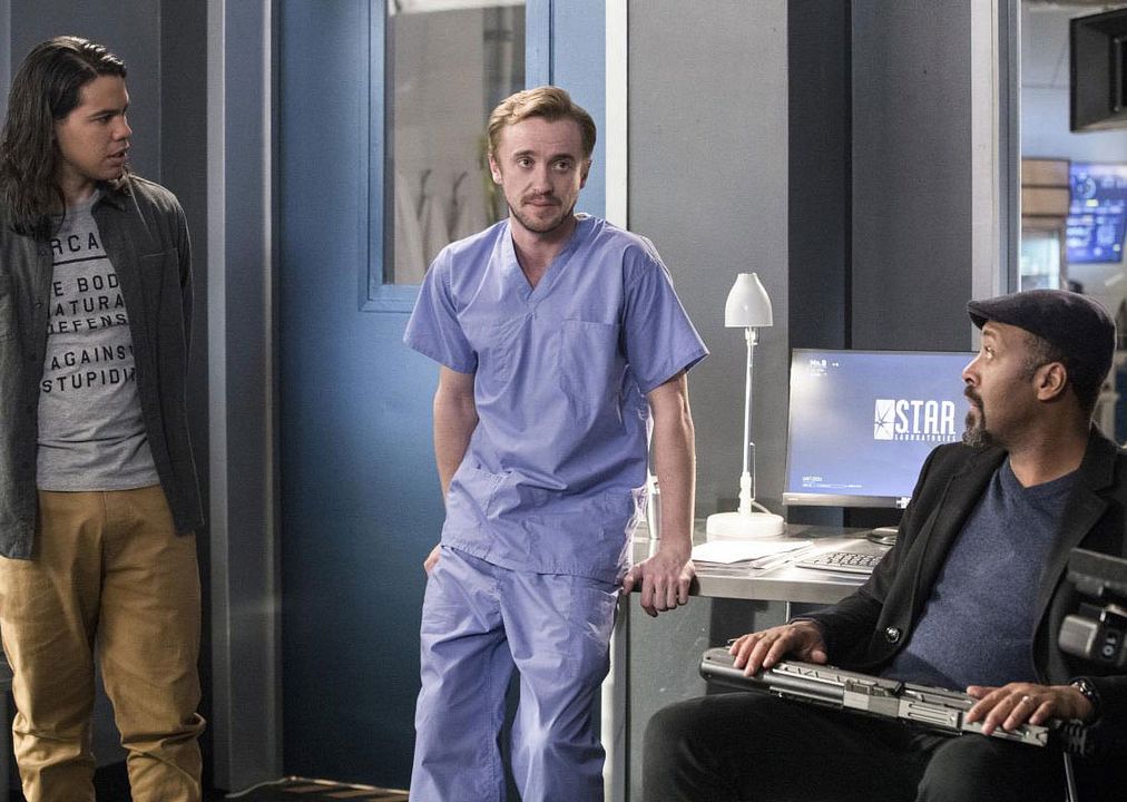 Flash : Foto Tom Felton, Carlos Valdes, Jesse L. Martin