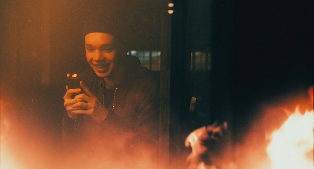 La cena : Foto Charlie Plummer