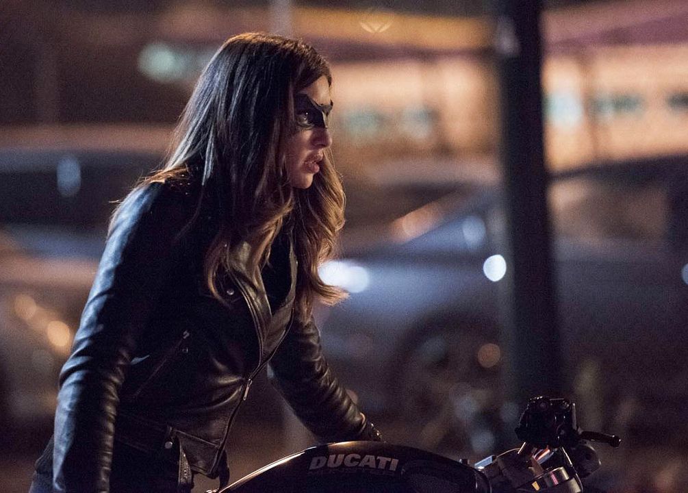 Arrow : Póster Juliana Harkavy