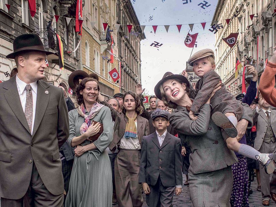 El hombre del corazón de hierro : Foto Jason Clarke, Rosamund Pike