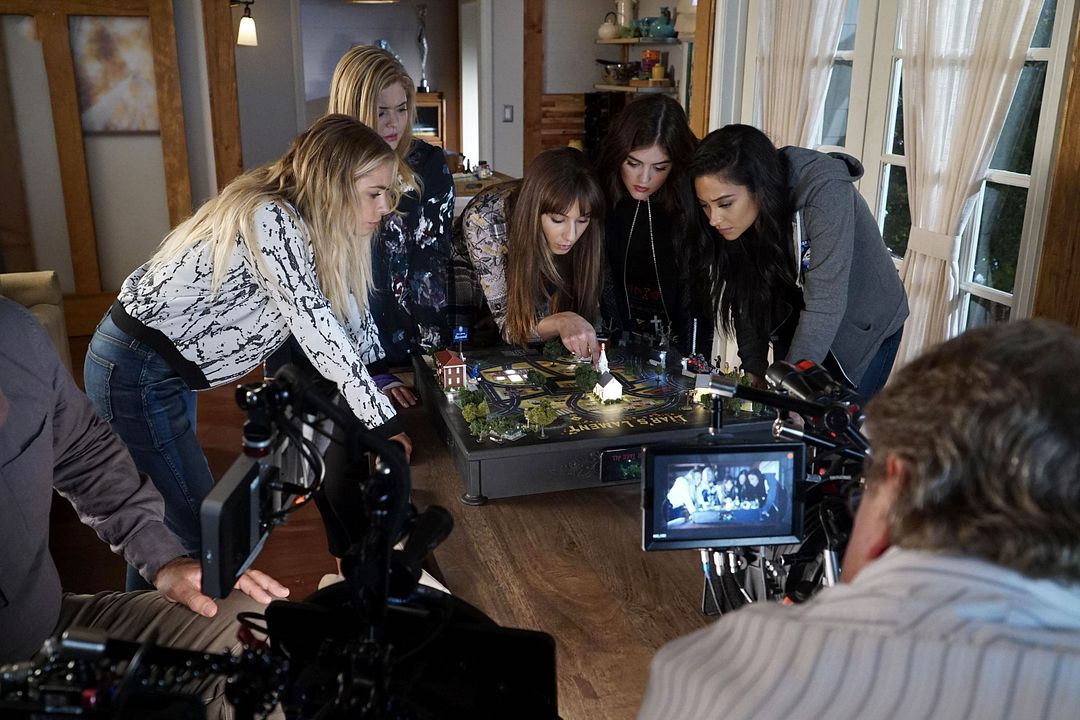 Pretty Little Liars : Foto Lucy Hale, Ashley Benson, Troian Bellisario, Shay Mitchell