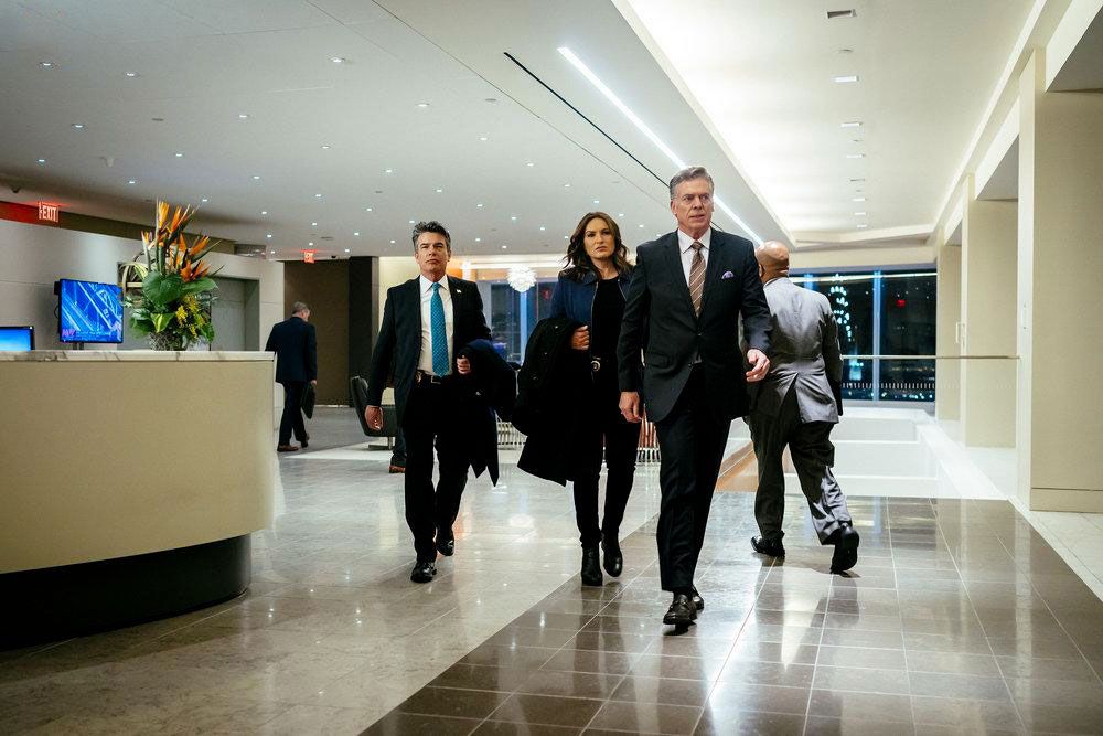 La Ley Y El Orden: UVE : Foto Peter Gallagher, Christopher McDonald, Mariska Hargitay