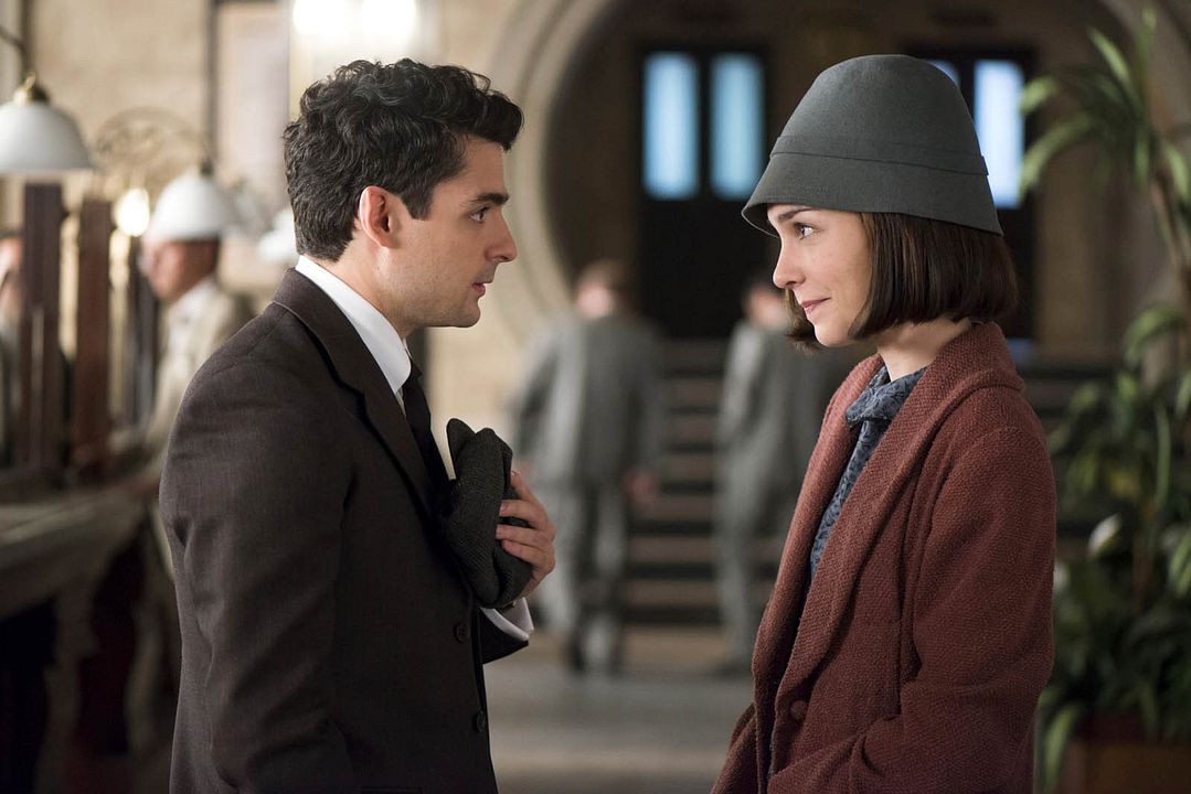 Las chicas del cable : Foto Nadia de Santiago, Nico Romero