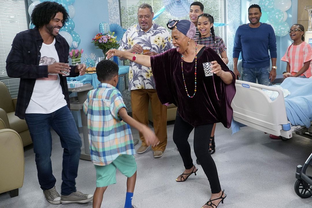 Black-ish : Foto Laurence Fishburne, Yara Shahidi, Anthony Anderson, Marsai Martin, Daveed Diggs
