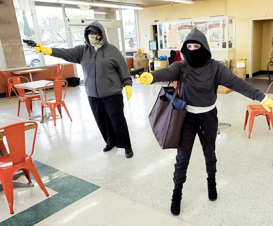 Chicas Buenas : Foto Mae Whitman, Retta