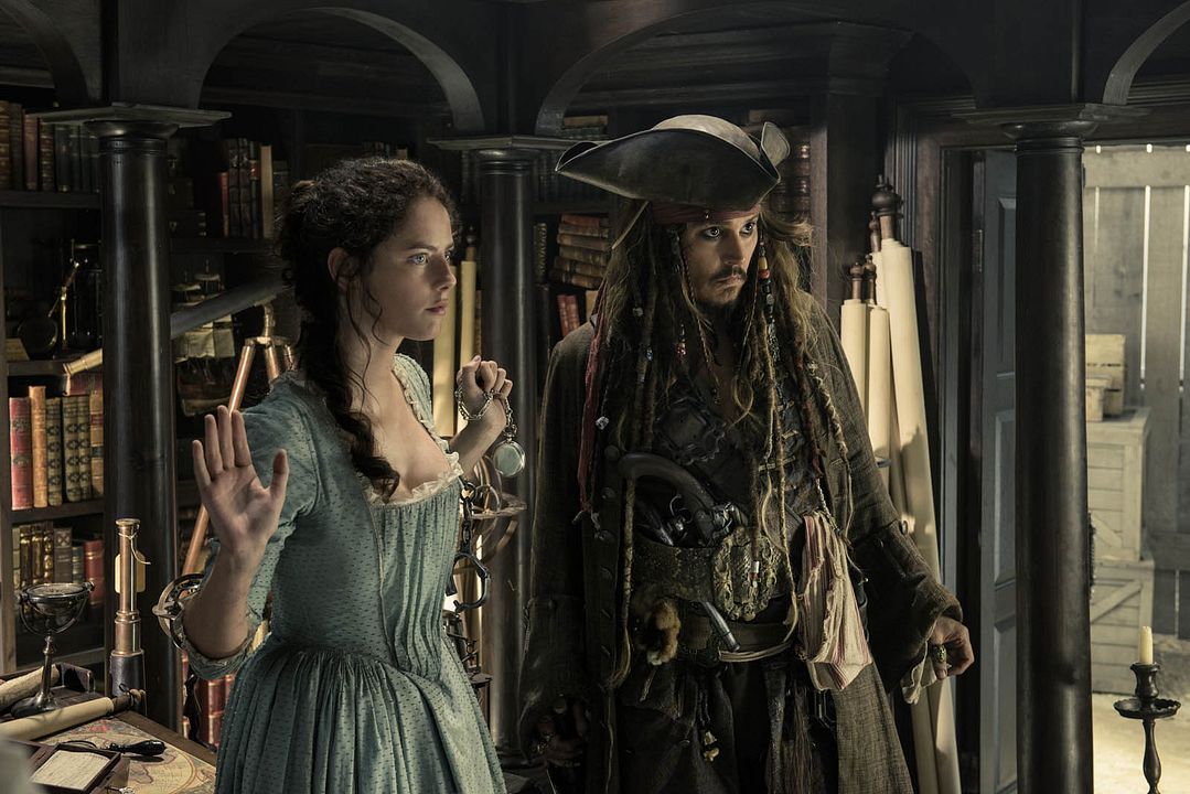 Piratas del Caribe: La venganza de Salazar : Foto Johnny Depp, Kaya Scodelario