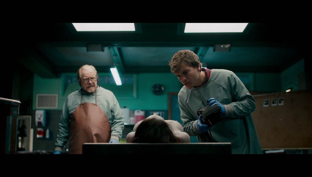 La morgue : Foto Brian Cox, Emile Hirsch