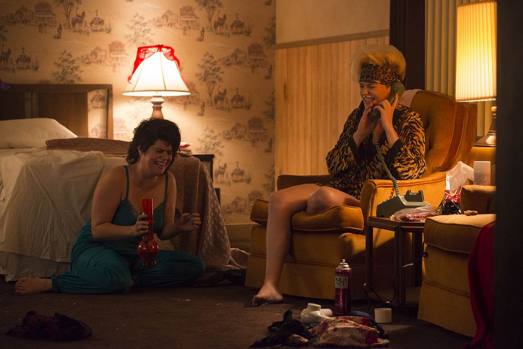 Glow : Foto Rebekka Johnson, Kimmy Gatewood