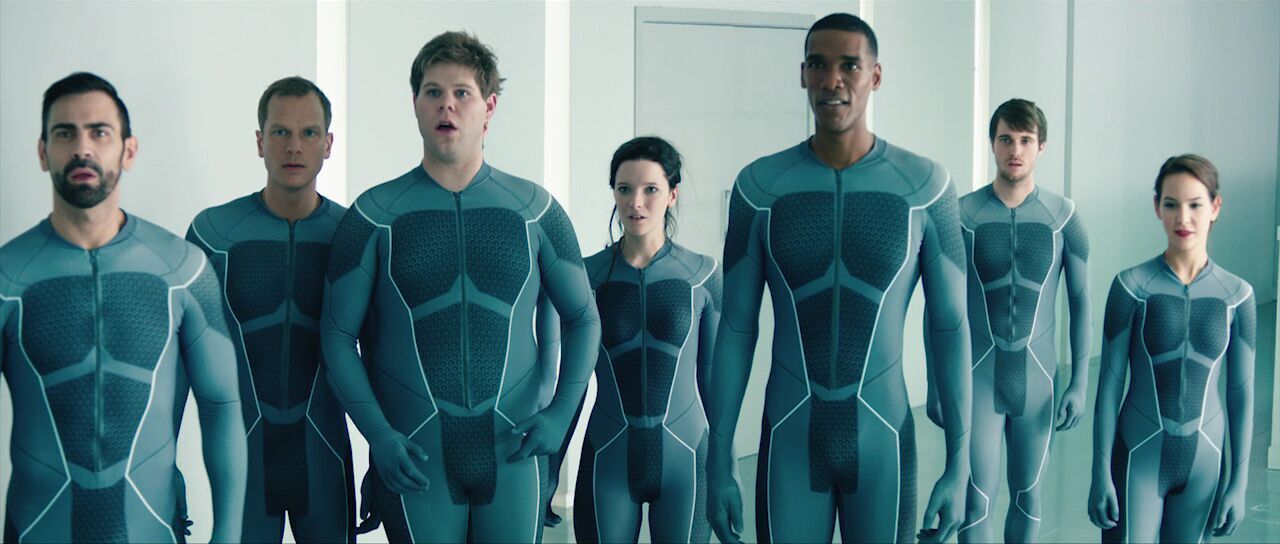 Foto Douggie McMeekin, Morfydd Clark, Parker Sawyers