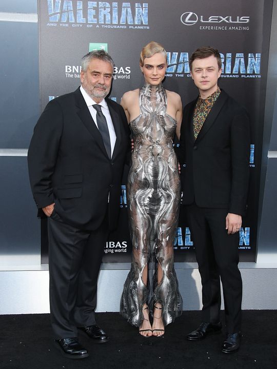 Valerian y la ciudad de los mil planetas : Cobertura de revista Dane DeHaan, Cara Delevingne, Luc Besson